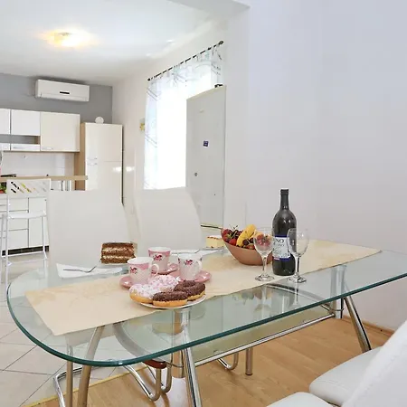 Apartment Marinovic