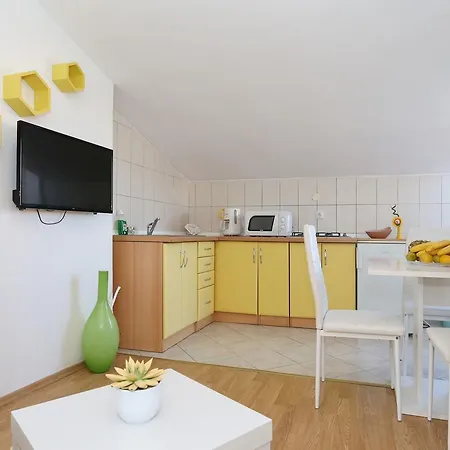 Marinovic Apartment *